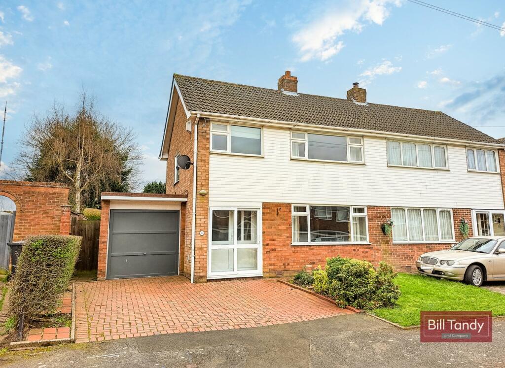 3 bedroom semidetached house for sale in Smarts Avenue, Shenstone Wood