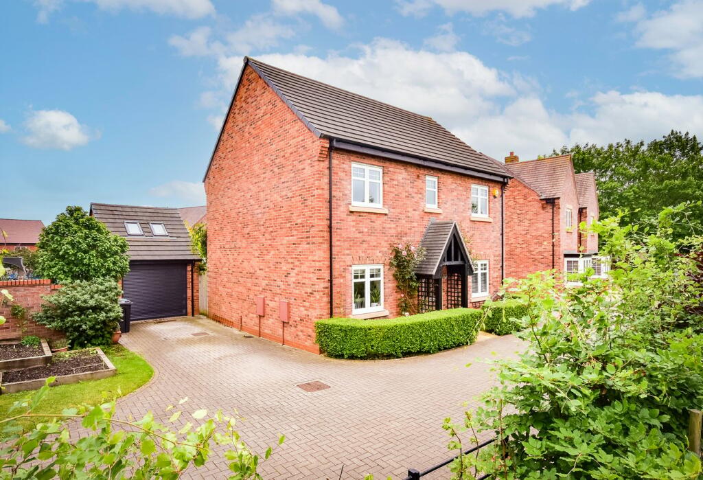 4 bedroom detached house for sale in Colton Avenue, Streethay