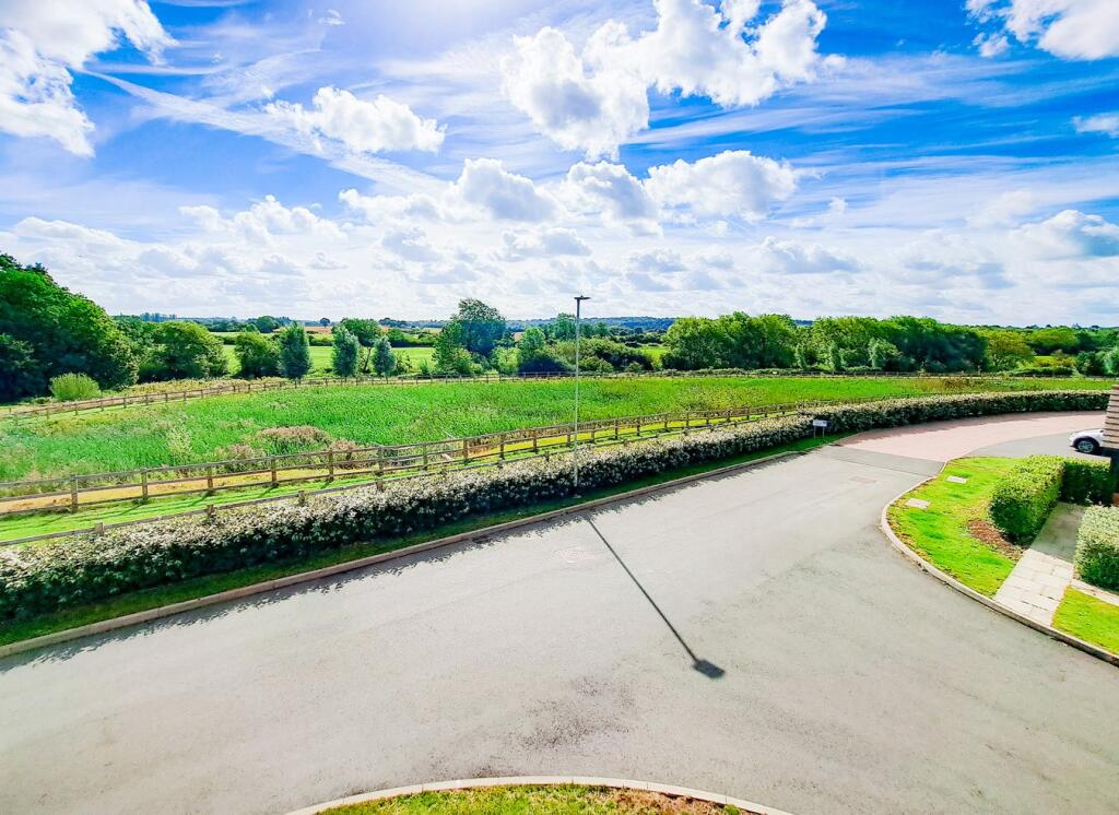 Additional property image - Yarrow Close, Tamworth, B79