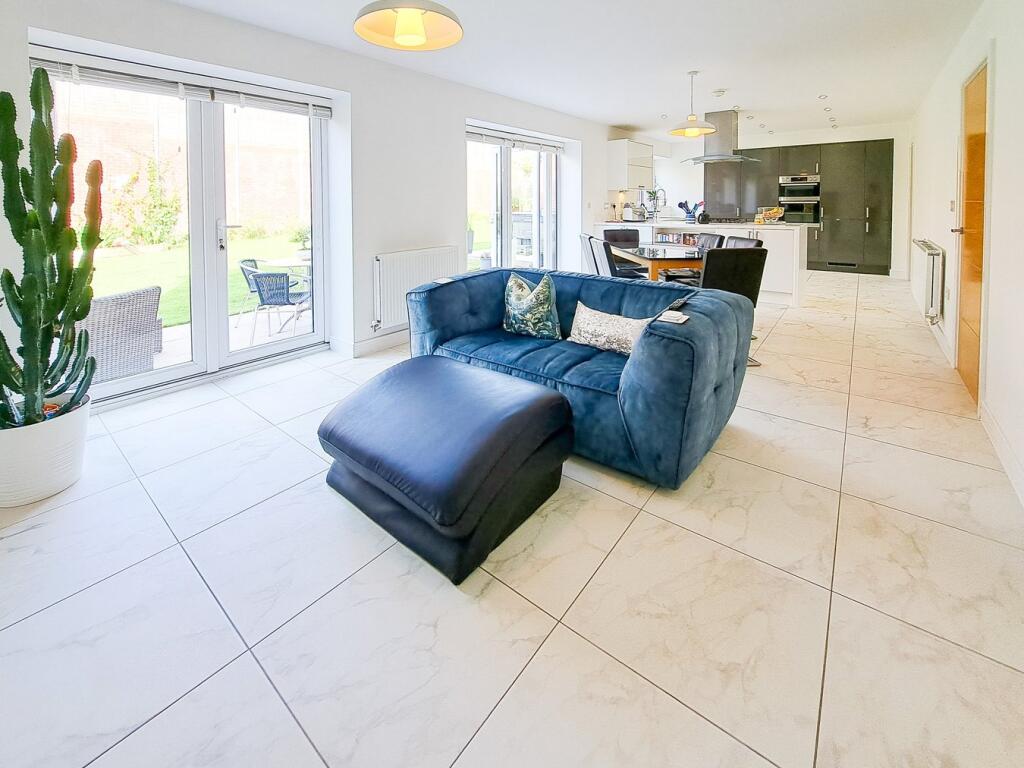 Additional property image - Yarrow Close, Tamworth, B79