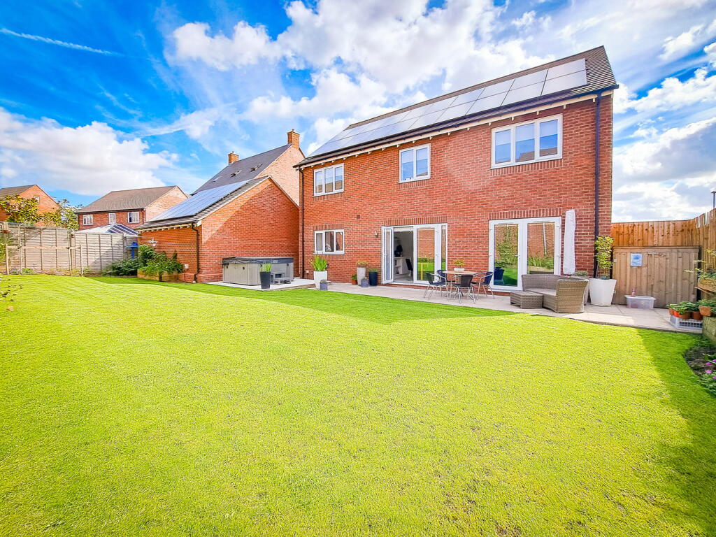 Additional property image - Yarrow Close, Tamworth, B79