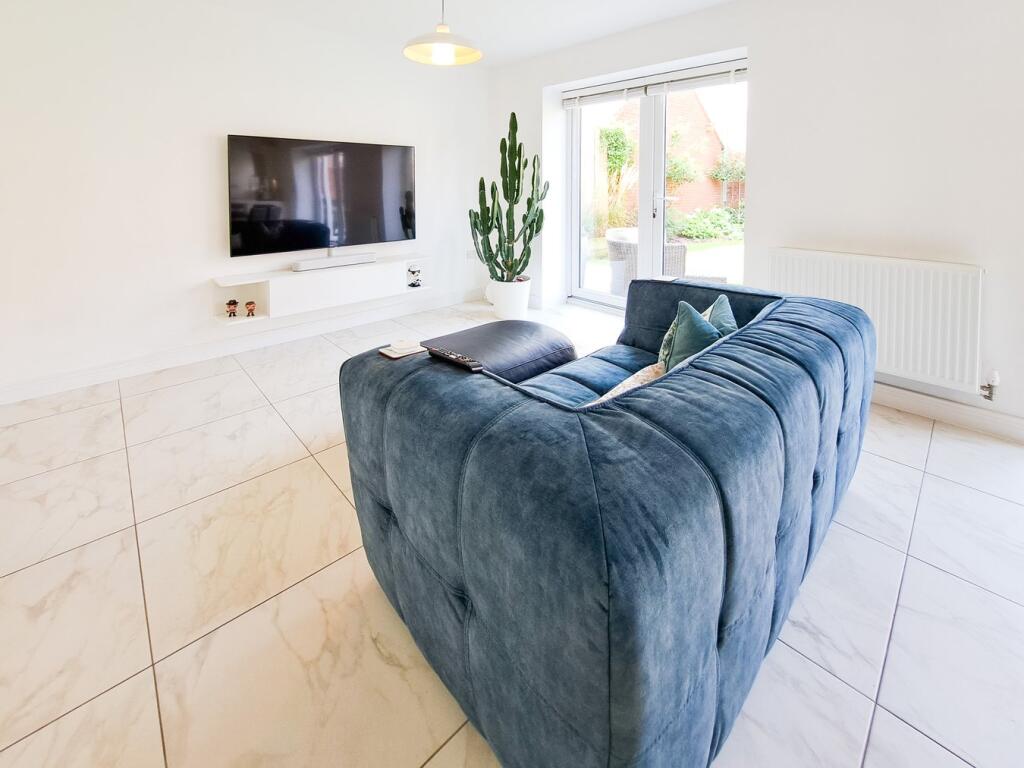 Additional property image - Yarrow Close, Tamworth, B79
