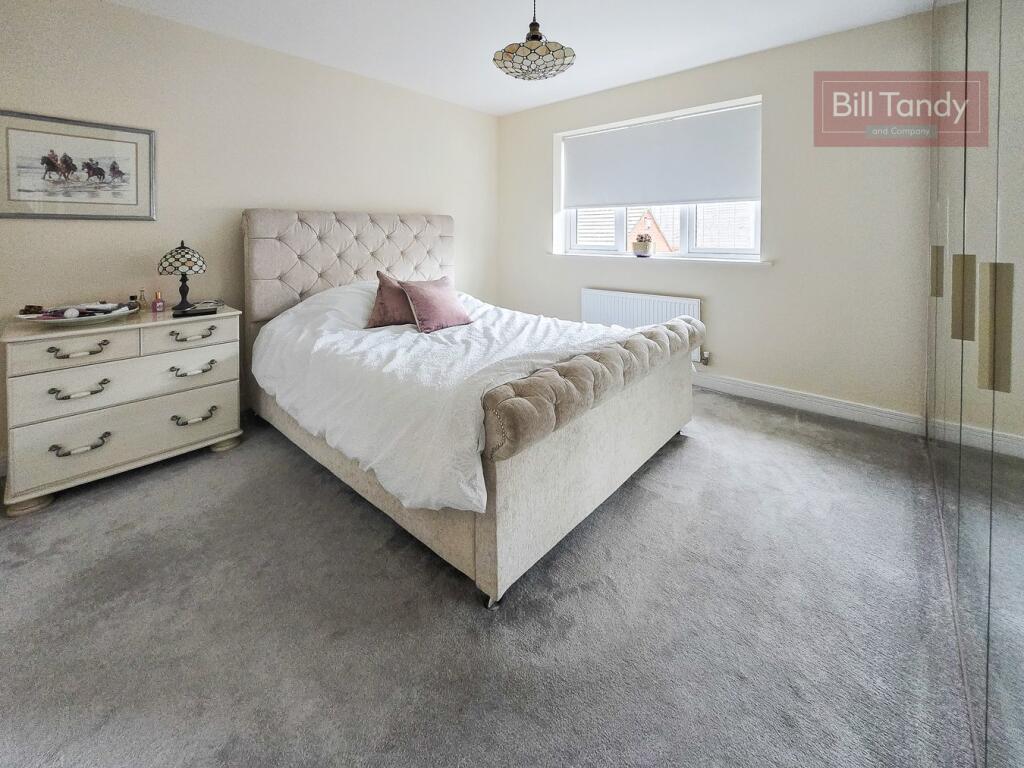 Additional property image - Yarrow Close, Tamworth, B79