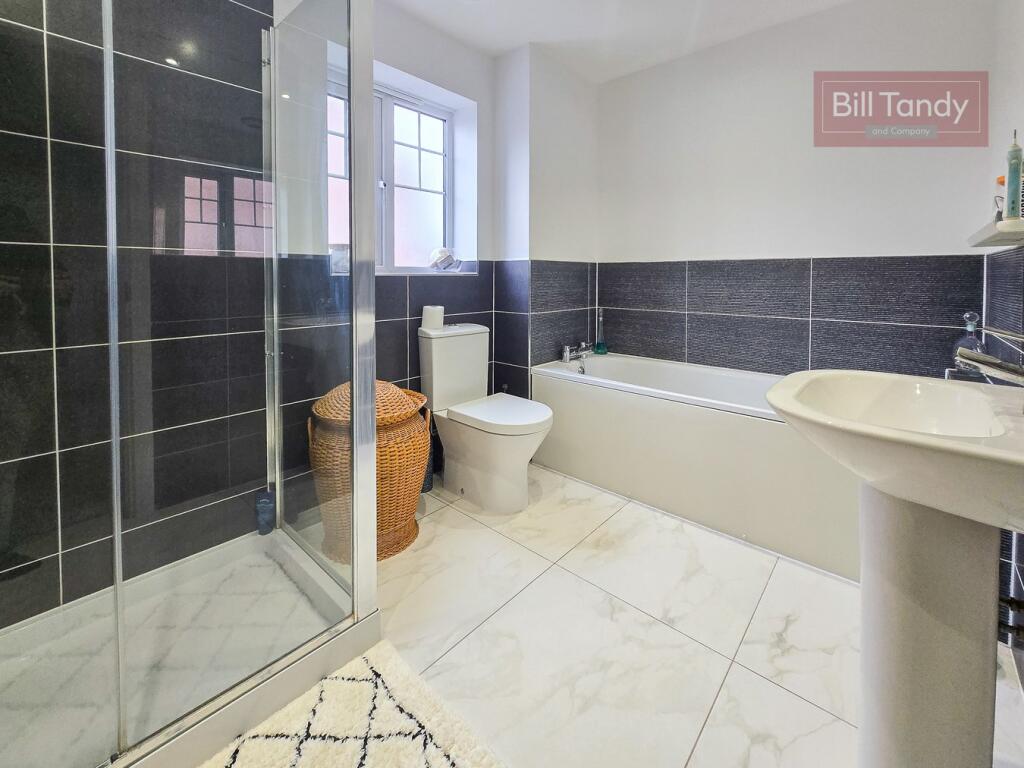 Additional property image - Yarrow Close, Tamworth, B79