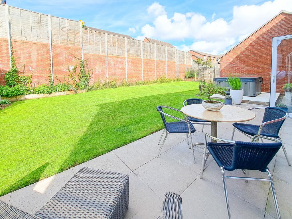 Additional property image - Yarrow Close, Tamworth, B79