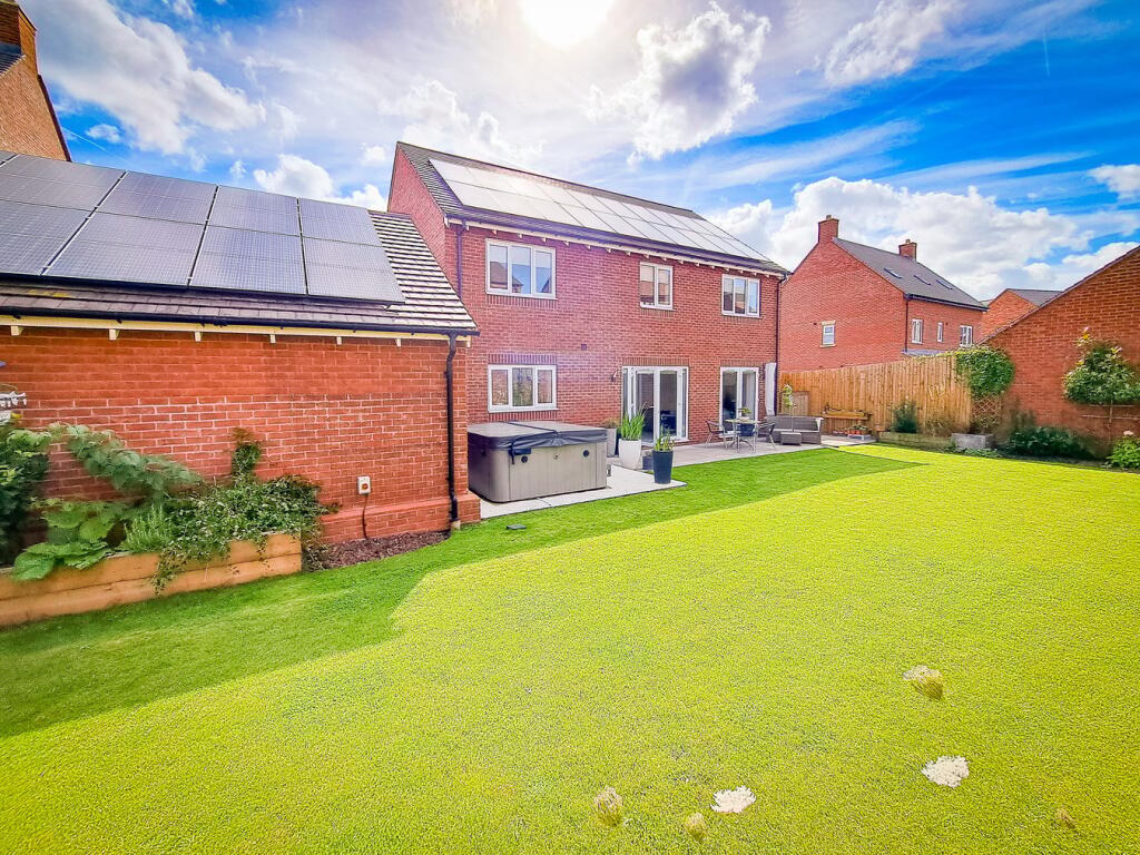 Additional property image - Yarrow Close, Tamworth, B79