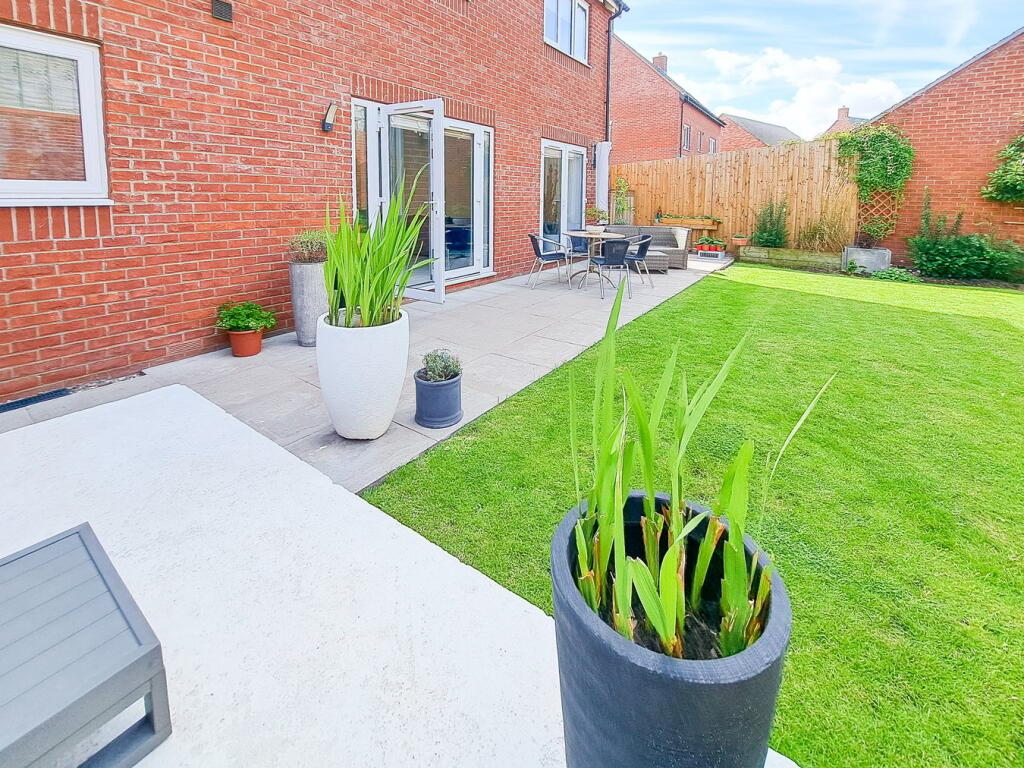Additional property image - Yarrow Close, Tamworth, B79