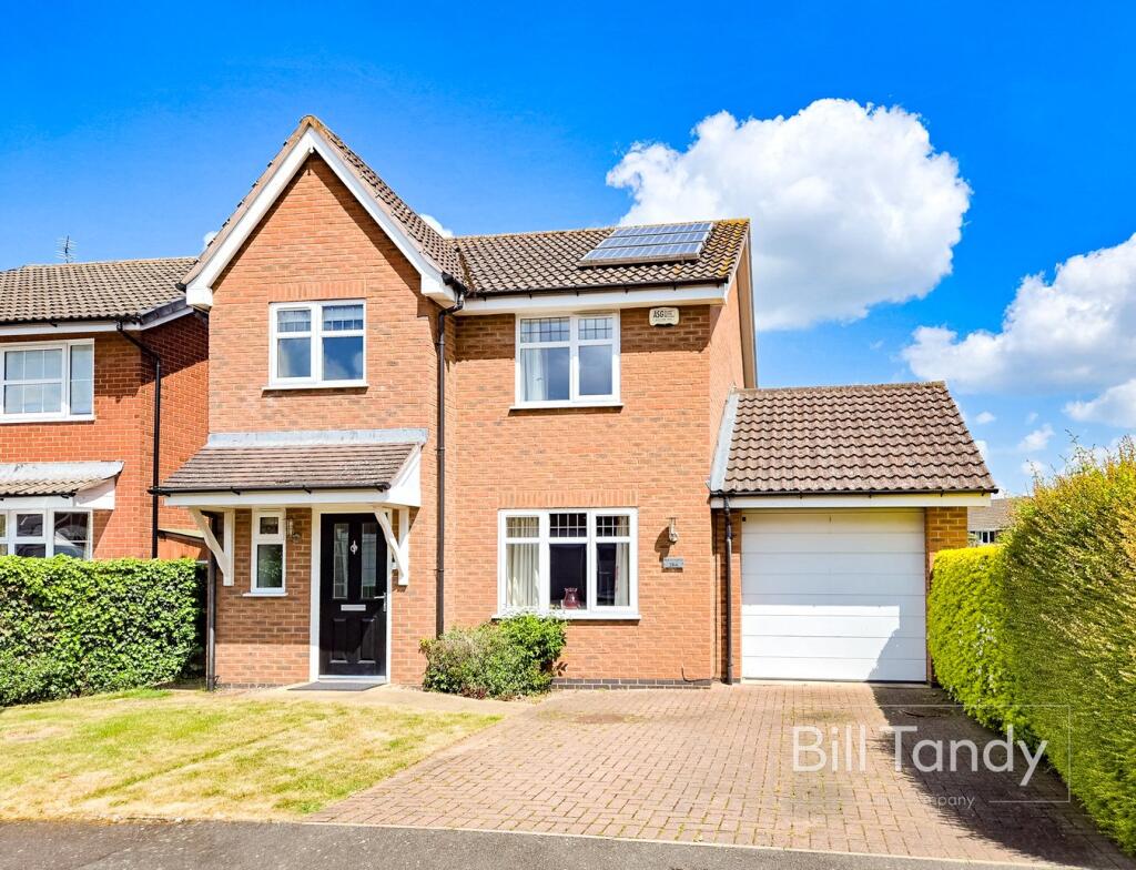 Main image of property: 28a Norwich Close, Lichfield, WS13