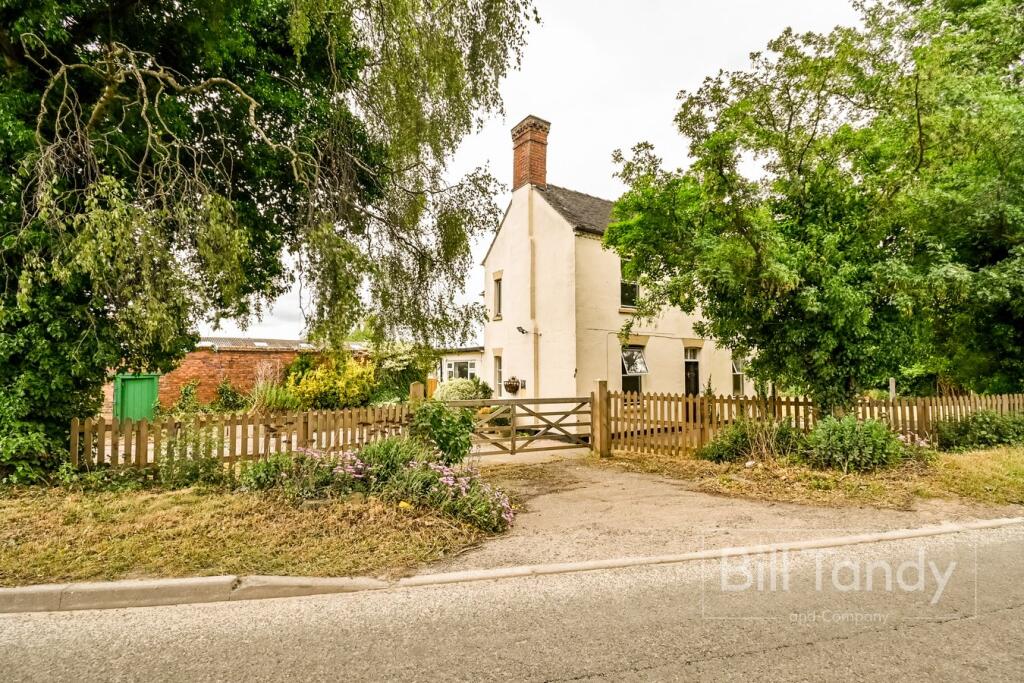 Main image of property: Wood End Lane, Curborough, Lichfield, WS13