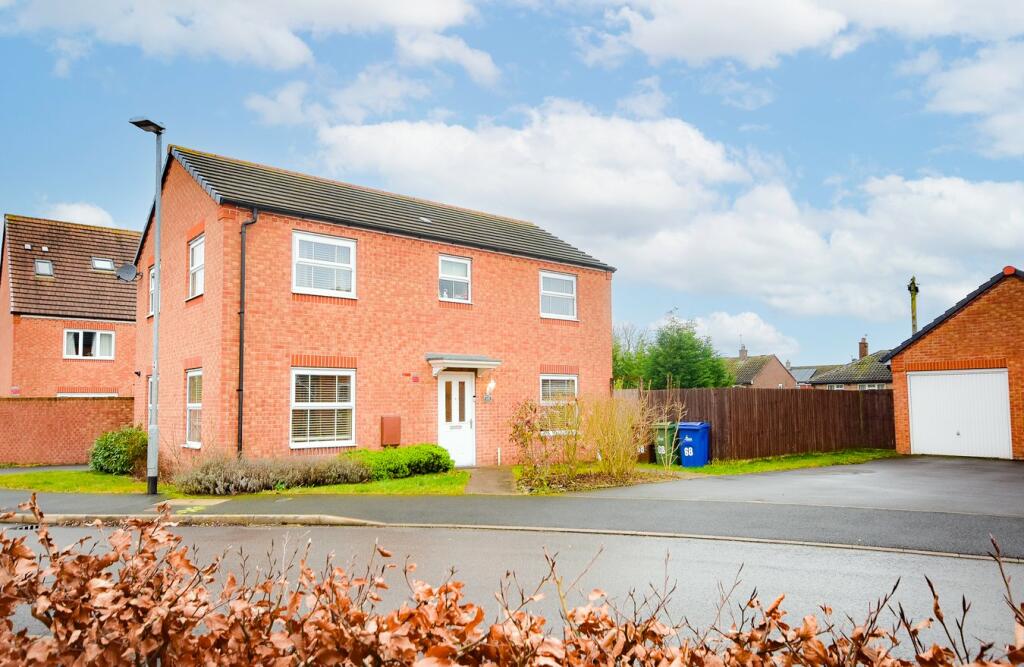 4 bedroom detached house for sale in Willow Road, Norton Canes, Cannock