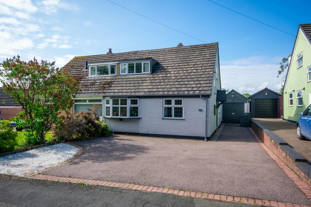 3 bedroom semidetached house for sale in Pooles Way , Burntwood , WS7