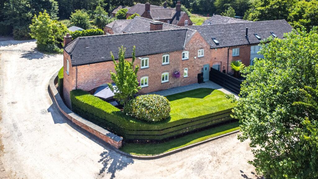 Main image of property: 7 The Hollies, Burntwood, WS7