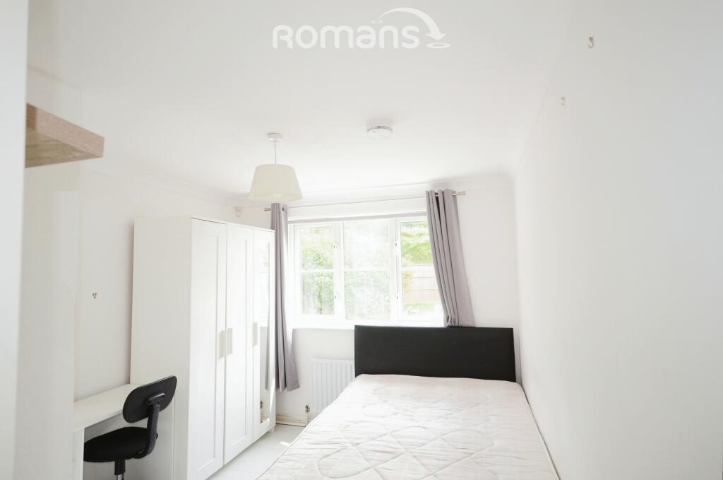 Main image of property: Earls Lane, Cippenham, SL1