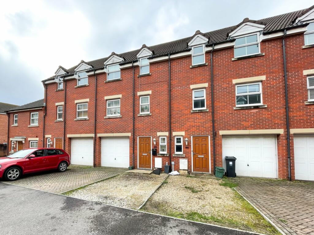 3 bedroom terraced house for rent in New Charlton Way, Bristol, Somerset, BS10