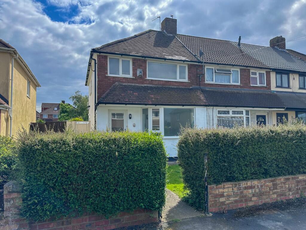 3 bedroom semidetached house for sale in Pretoria Road, Patchway