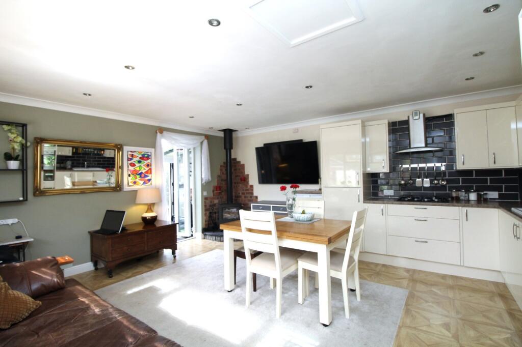 Additional property image - The Avenue, Little Stoke, Bristol, Gloucestershire, BS34