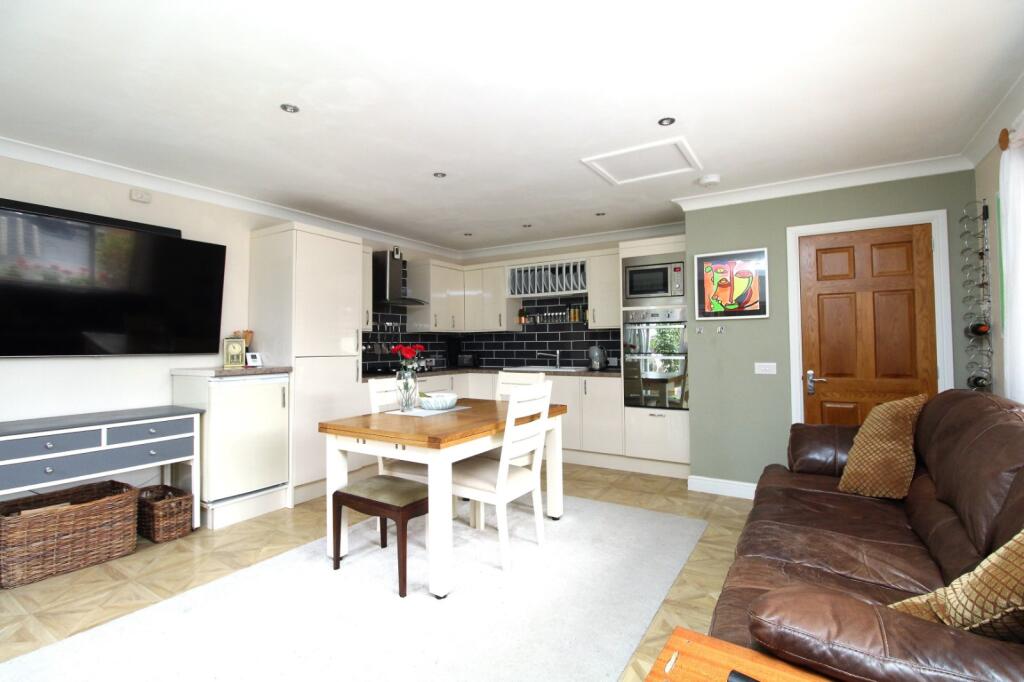 Additional property image - The Avenue, Little Stoke, Bristol, Gloucestershire, BS34
