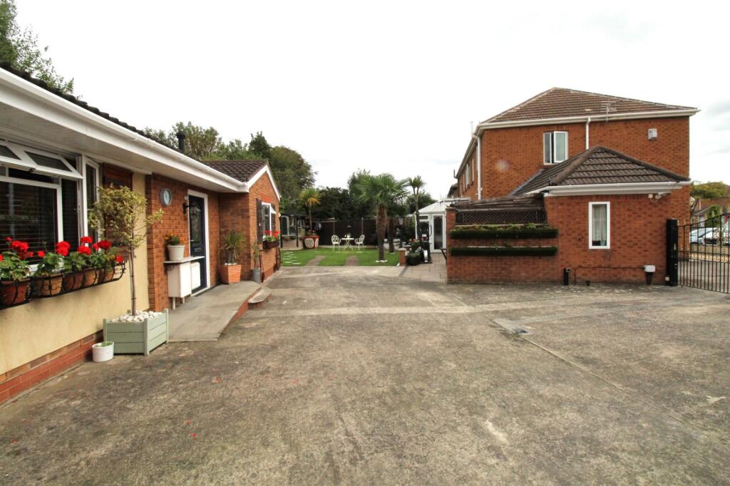 Additional property image - The Avenue, Little Stoke, Bristol, Gloucestershire, BS34