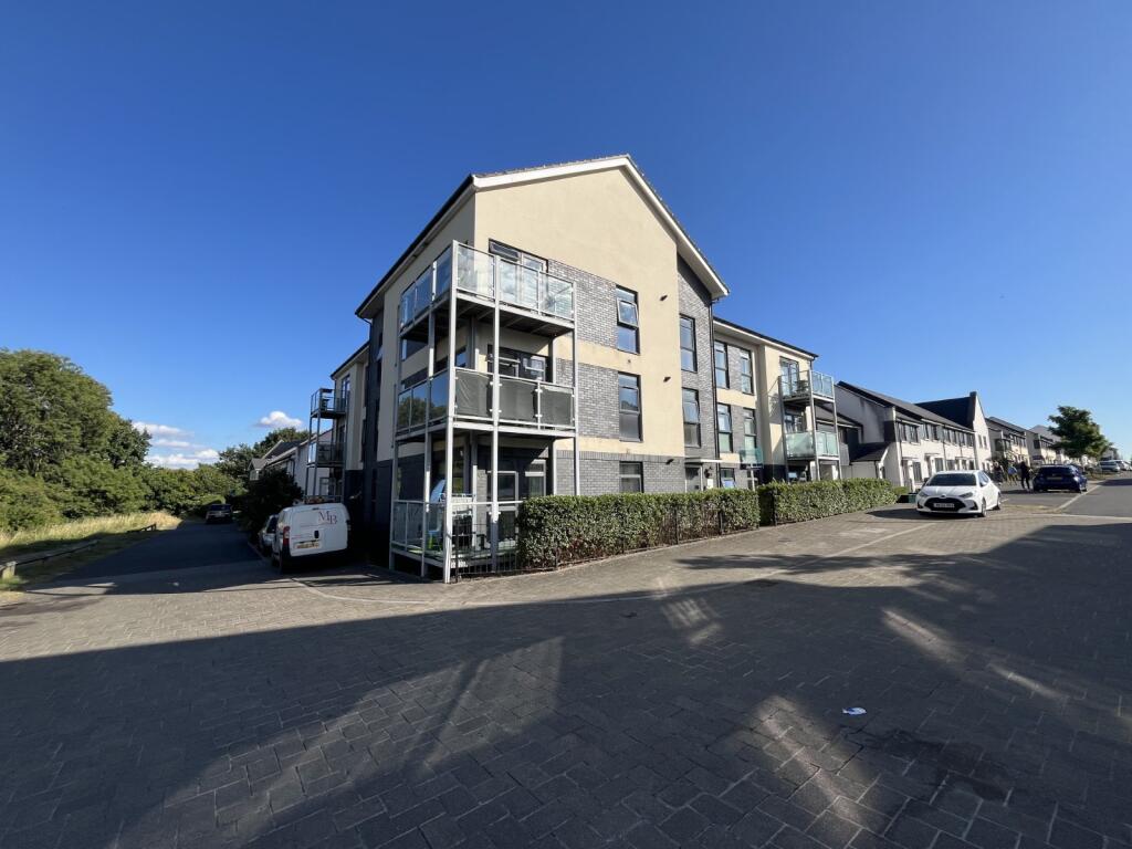 Main image of property: Wood Street, Patchway, Bristol, Gloucestershire, BS34