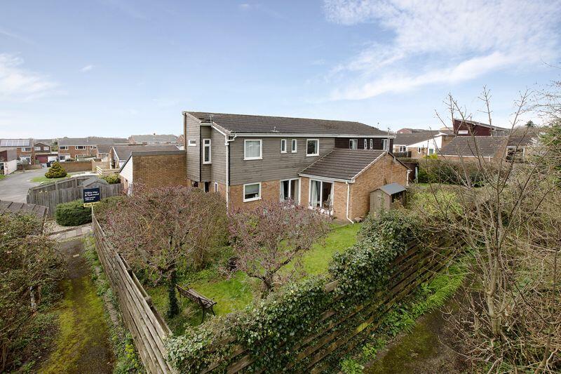 3 bedroom end of terrace house for sale in Barn Meads Road, Wellington