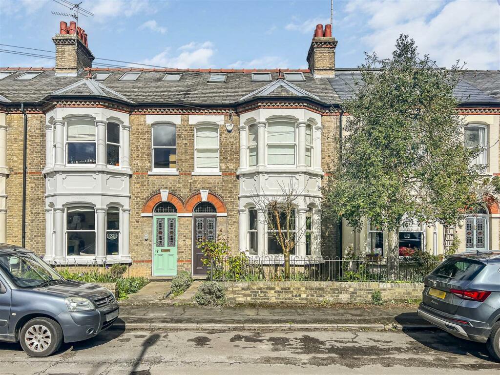 5 bedroom terraced house for sale in Rathmore Road, Cambridge, CB1