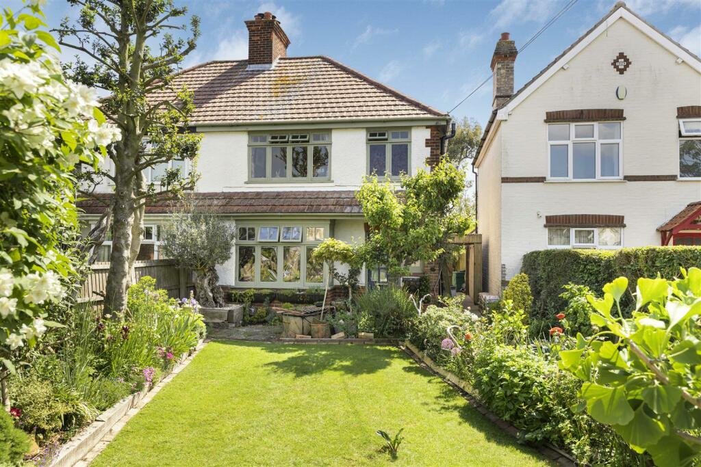 3 bedroom semidetached house for sale in Cambridge Road, Girton, CB3