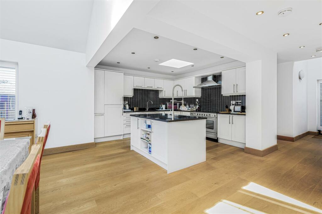 Additional property image - Broadway, Bourn