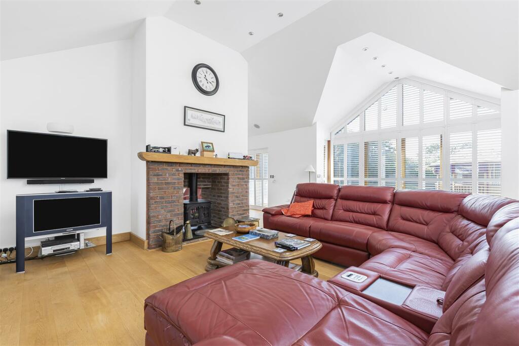 Additional property image - Broadway, Bourn