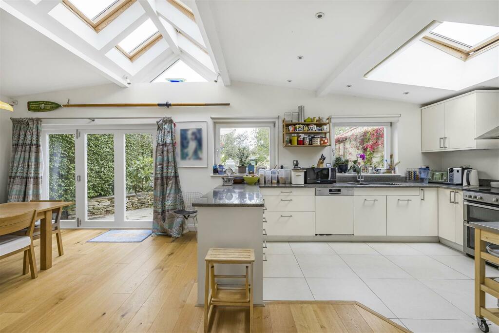 Additional property image - Leys Avenue, Cambridge