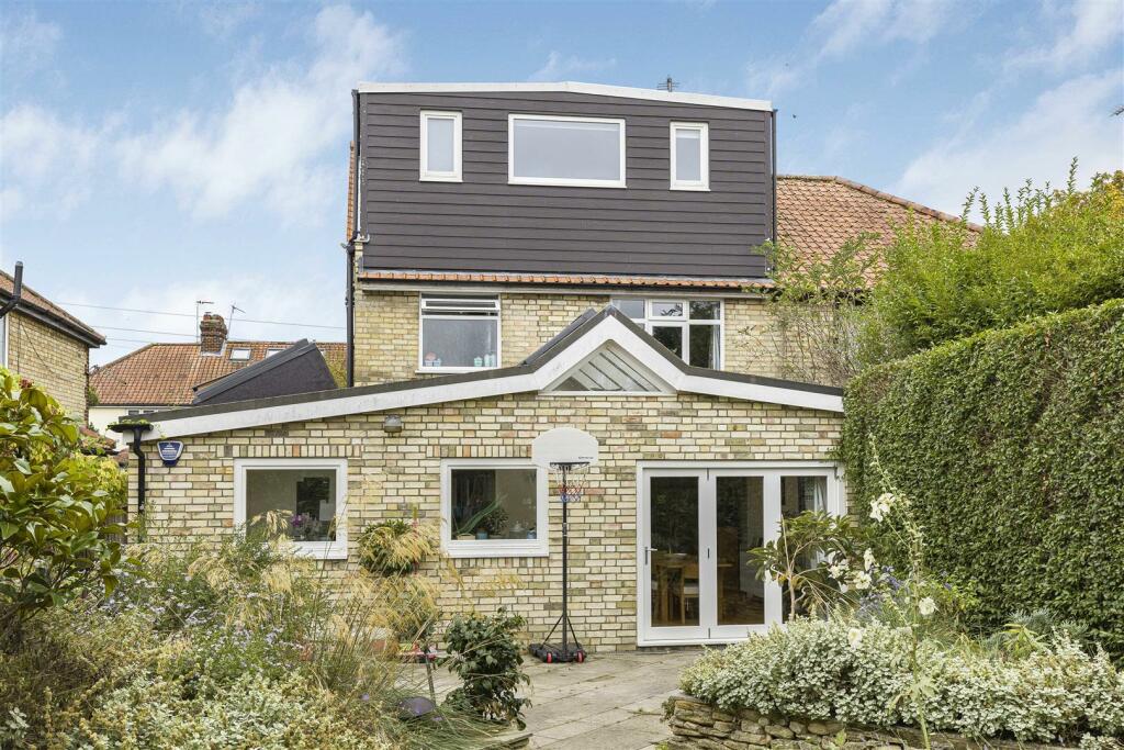 Additional property image - Leys Avenue, Cambridge