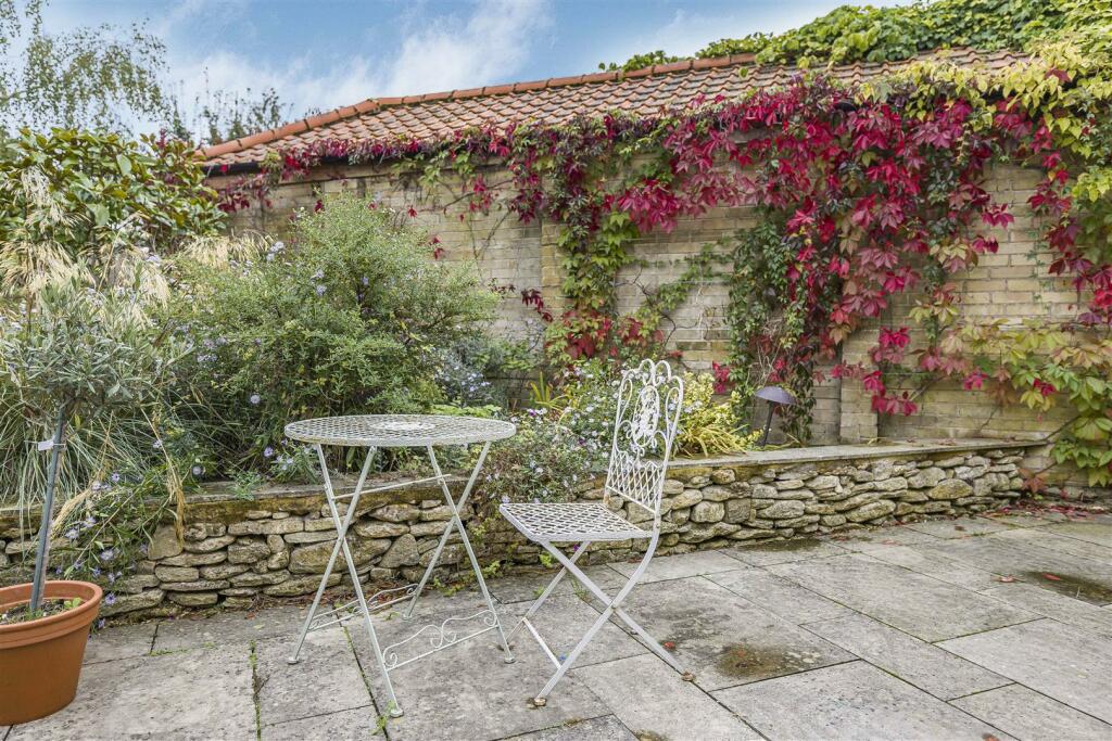 Additional property image - Leys Avenue, Cambridge