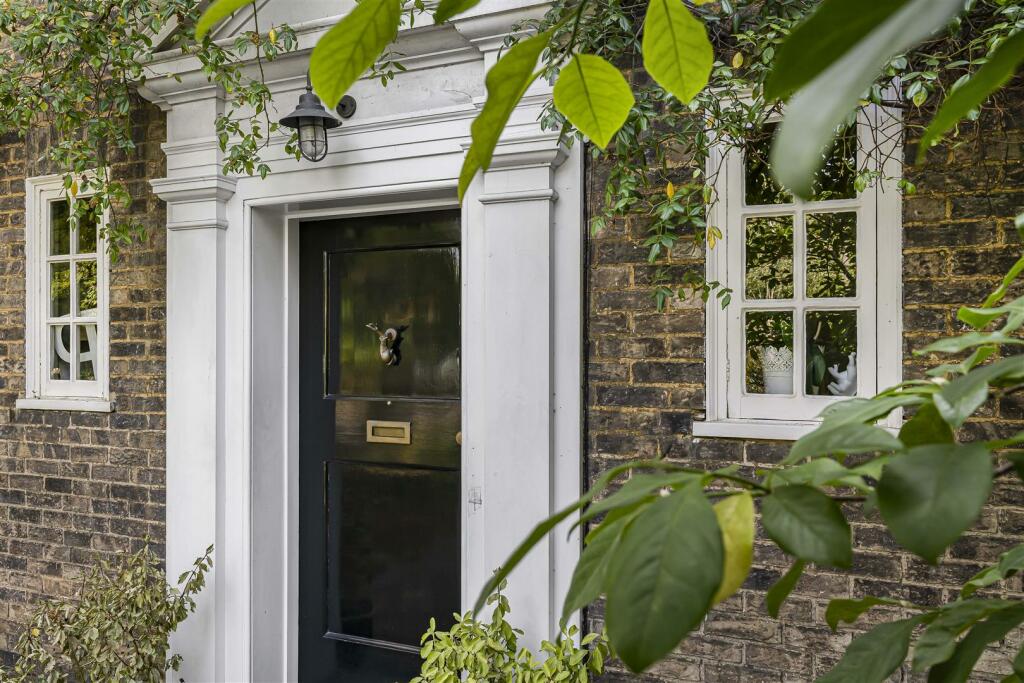 Additional property image - Barton Road, Cambridge