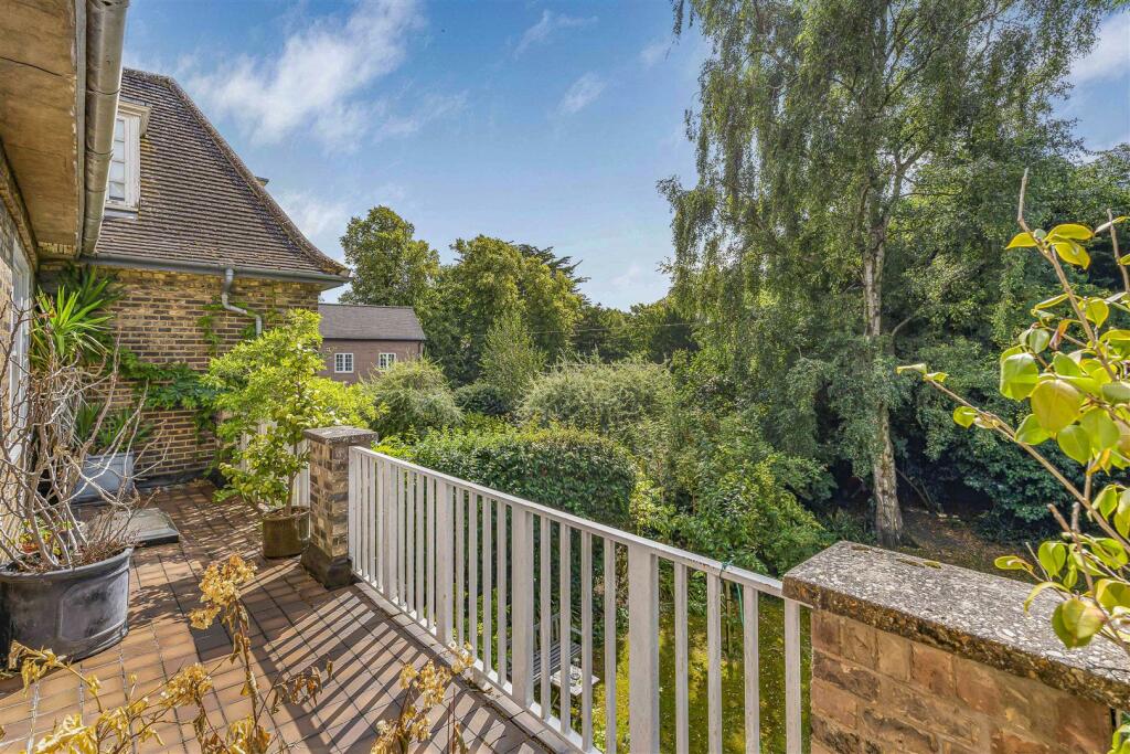 Additional property image - Barton Road, Cambridge