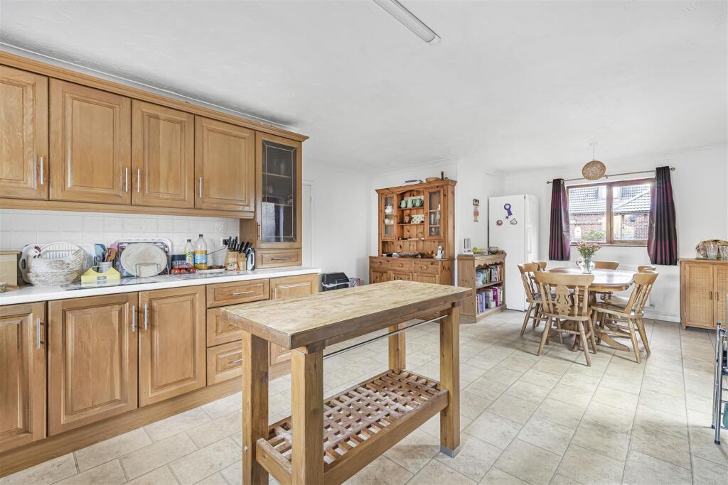 Additional property image - St. Neots Road, Hardwick, Cambridge