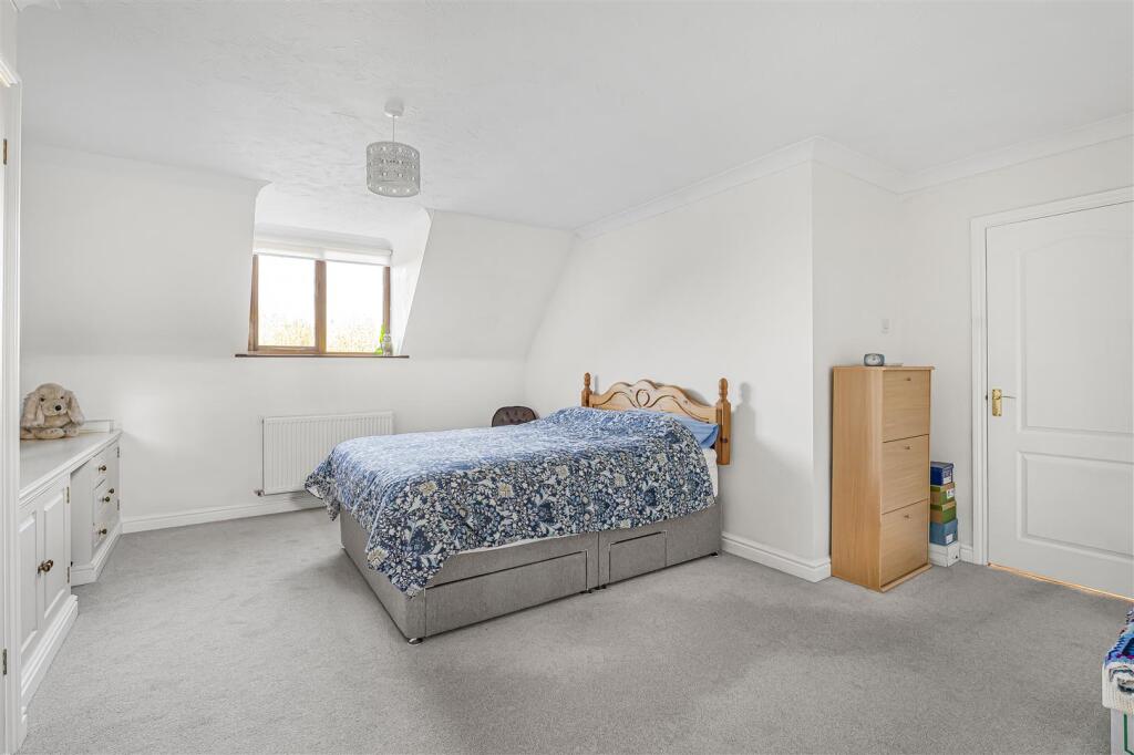 Additional property image - St. Neots Road, Hardwick, Cambridge