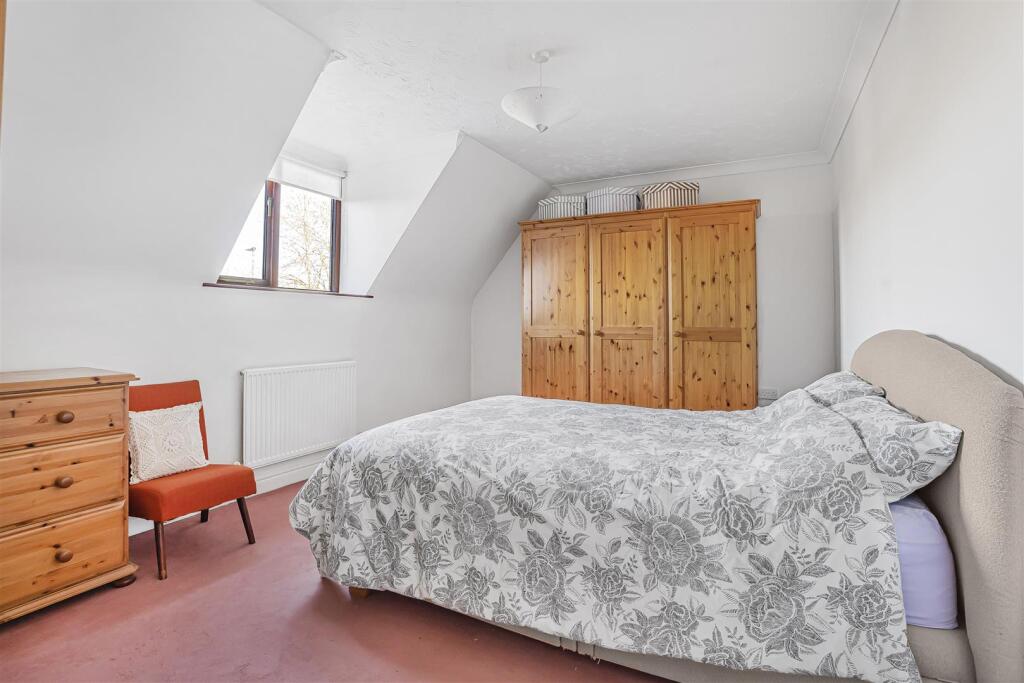Additional property image - St. Neots Road, Hardwick, Cambridge