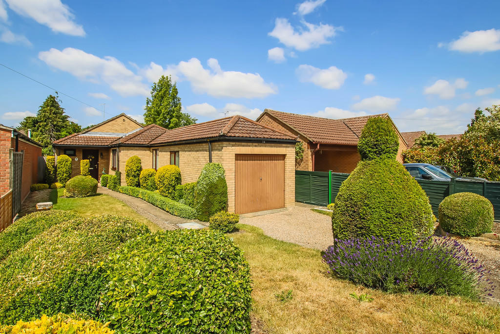 3 bedroom detached bungalow for sale in Tiverton Way, Cambridge, CB1