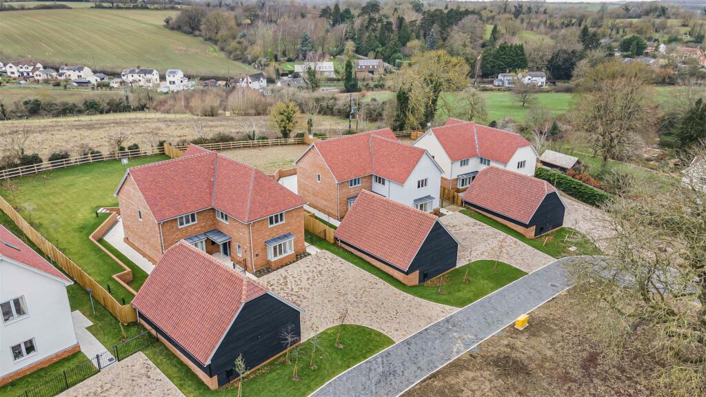 4 bedroom detached house for sale in Radwinter Road, Ashdon, Saffron Walden, CB10
