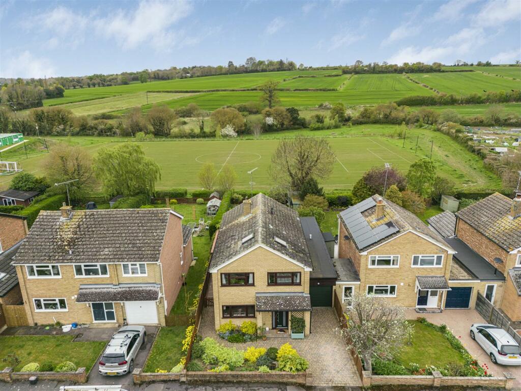 4 bedroom detached house for sale in Little Walden Road, Saffron Walden