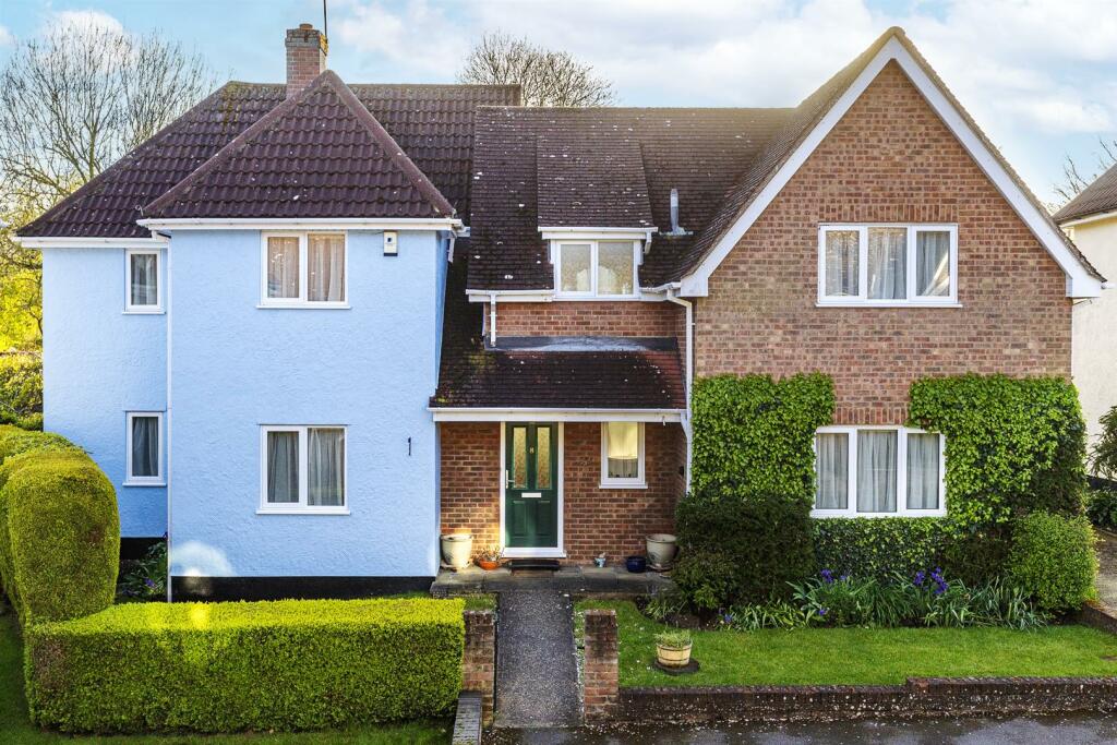 4 bedroom detached house for sale in Elm Court, Elmdon, Saffron Walden