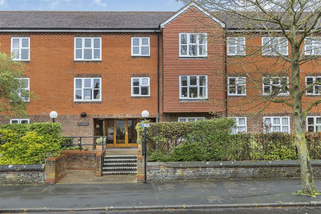 1 bedroom retirement property for sale in Audley Road, Saffron Walden, CB11