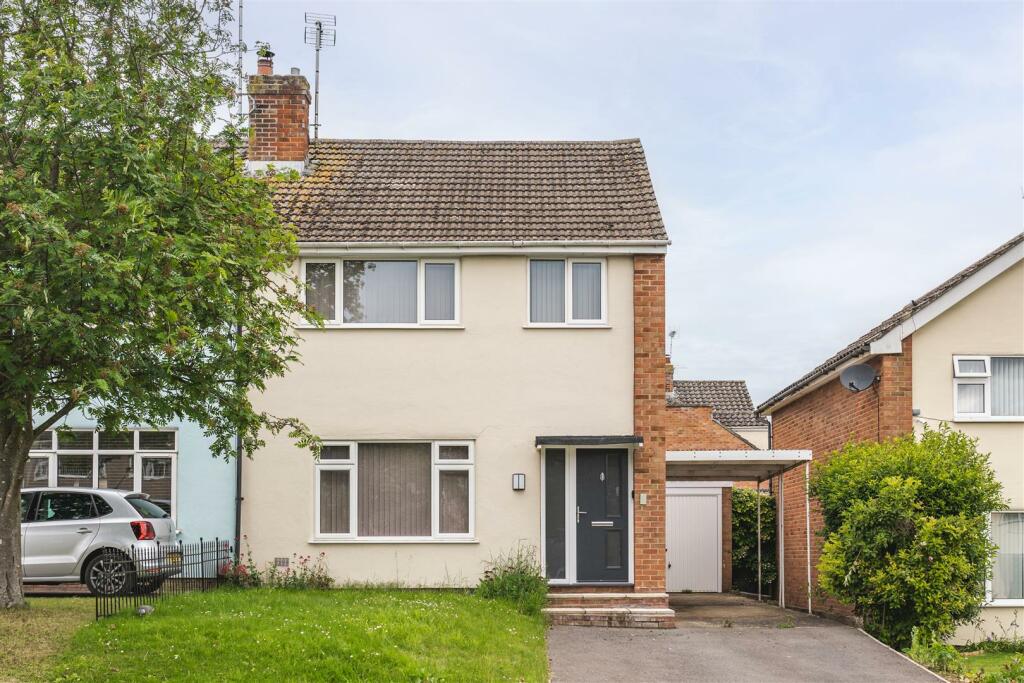 3 bedroom semidetached house for sale in Winstanley Road, Saffron