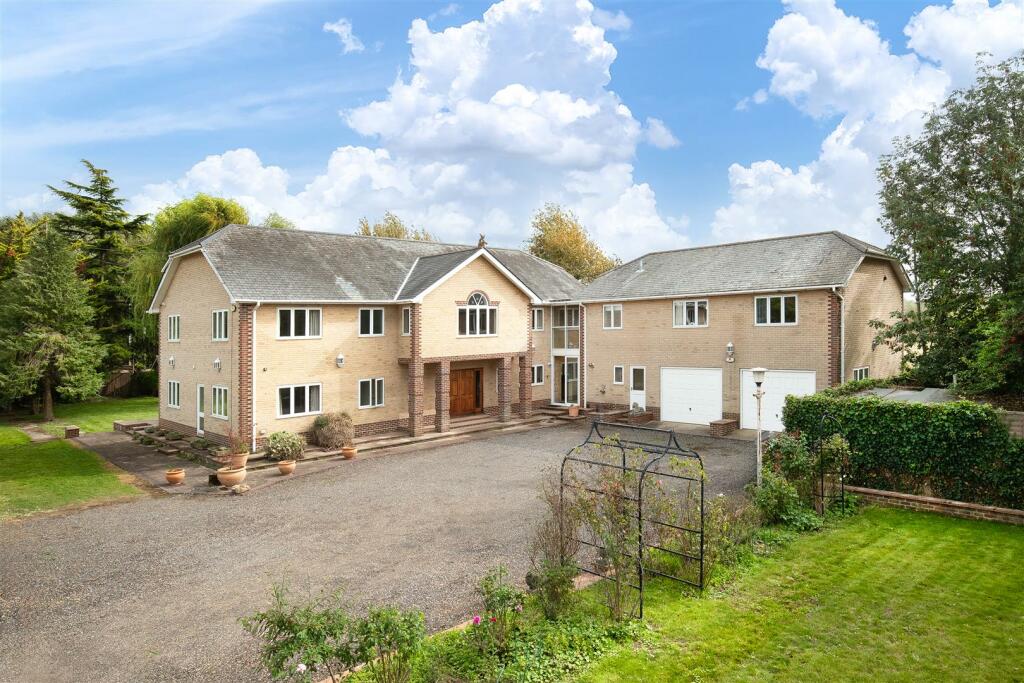 7 bedroom detached house for sale in Mill Lane, Ickleton, Saffron