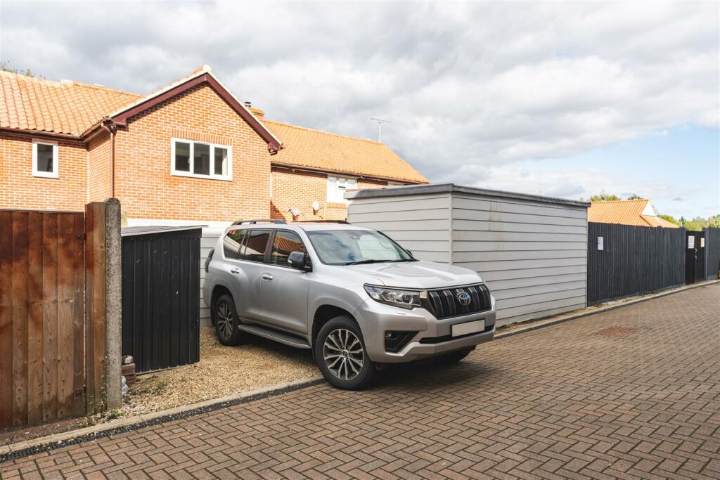 Additional property image - Gaces Acre, Newport