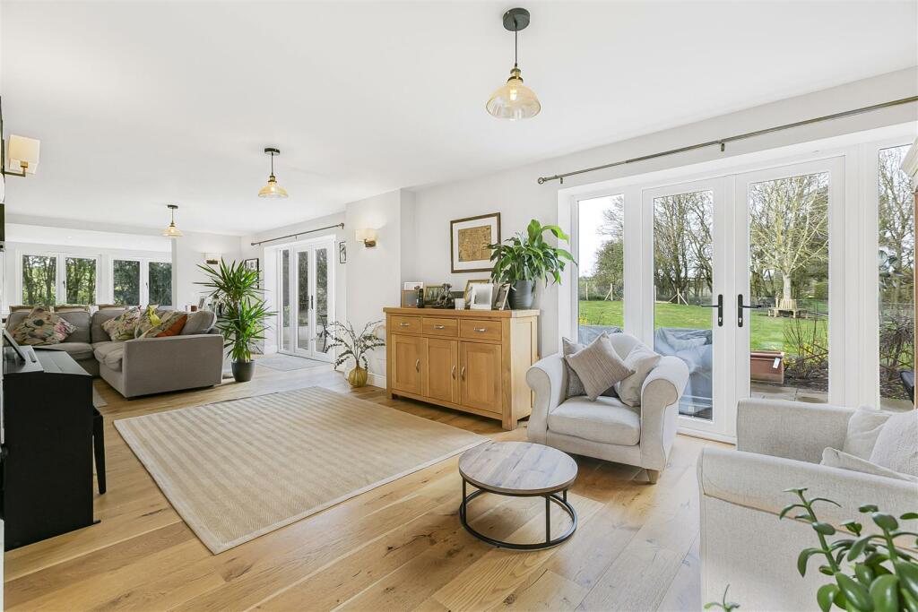 Additional property image - Langley Lower Green