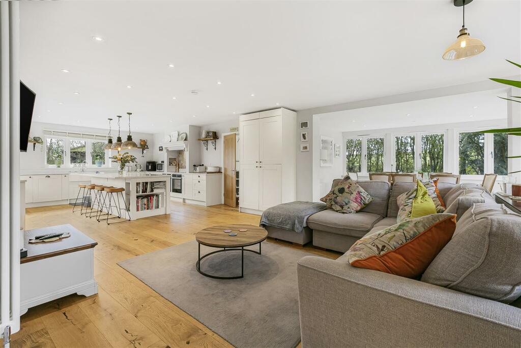 Additional property image - Langley Lower Green