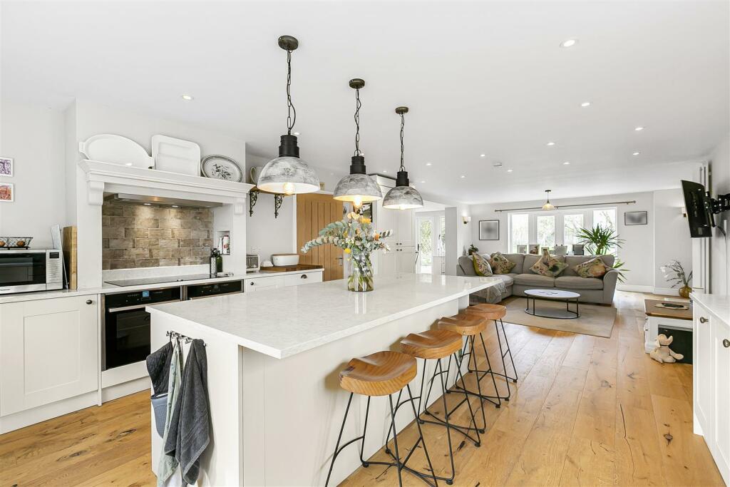Additional property image - Langley Lower Green