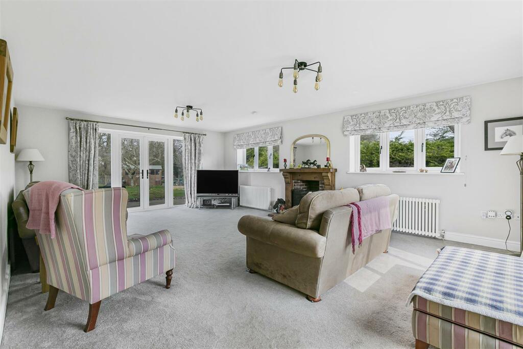 Additional property image - Langley Lower Green