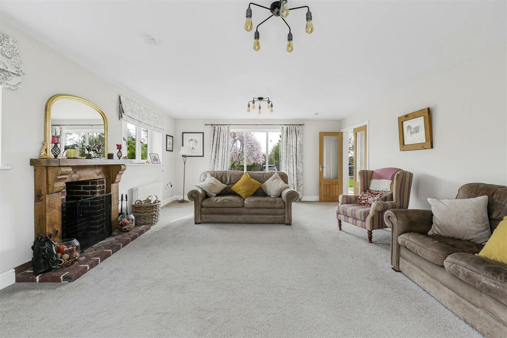 Additional property image - Langley Lower Green