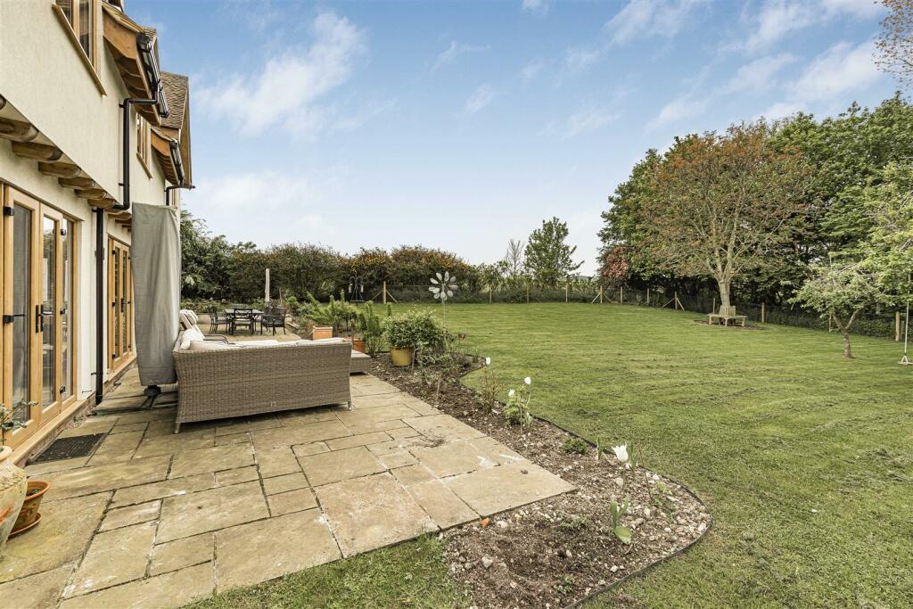 Additional property image - Langley Lower Green